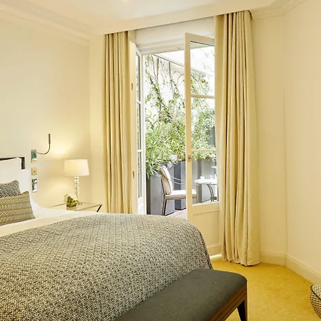 Hotel Le Burgundy Paris