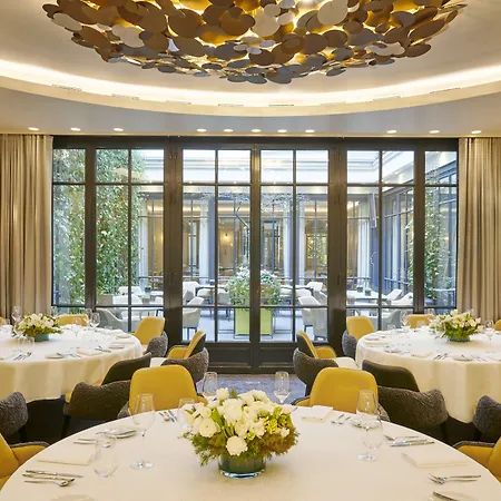 Le Burgundy Hotel
