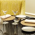 Szálloda Le Burgundy 5*
