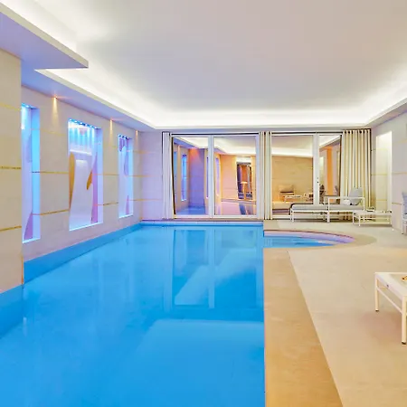 Le Burgundy Hotel