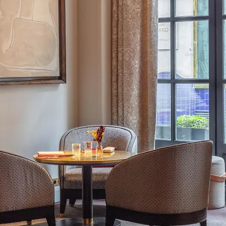 Hotel Le Burgundy Paris