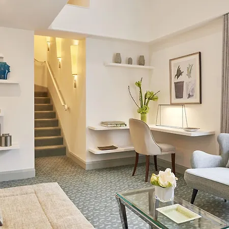 Le Burgundy Hotel