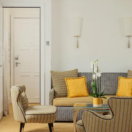 Hotel Le Burgundy Paris