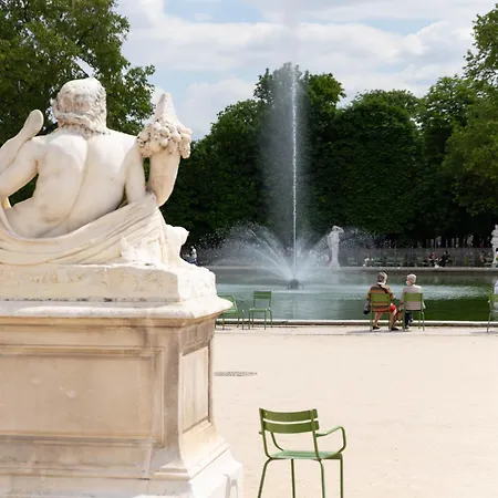 Hotel Le Burgundy Paris
