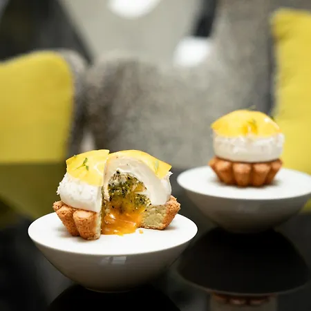 Hotel Le Burgundy Paris