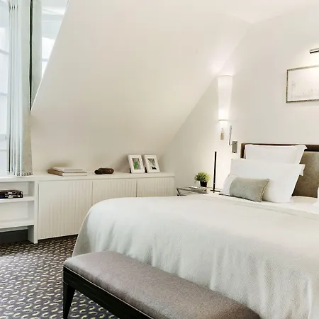 ル ブルガンディ ホテル 5*