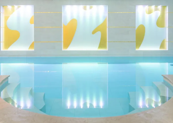 ホテル ル ブルガンディ パリ