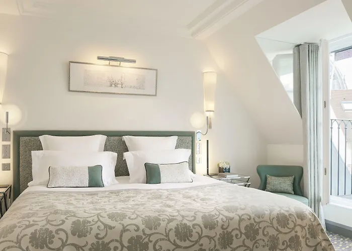 ホテル ル ブルガンディ パリ