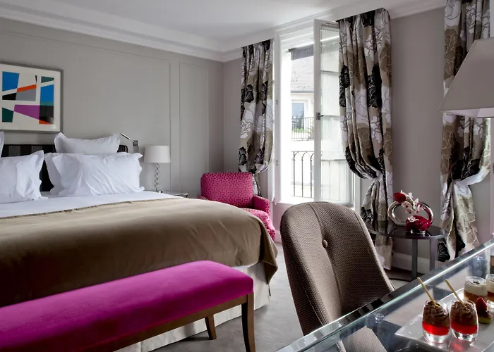 Hotel Le Burgundy Paris